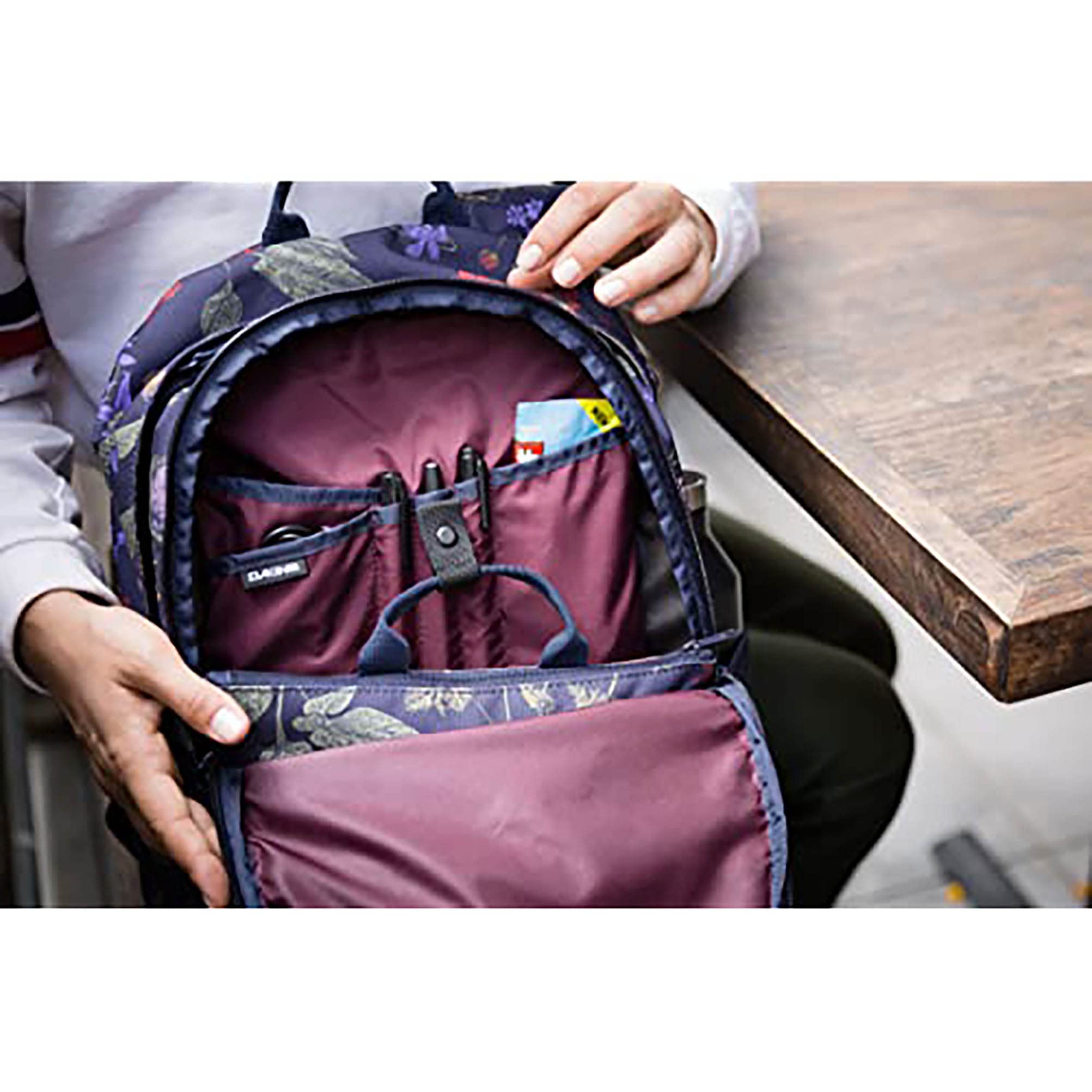 dakine-essentials-pack-rucksack-unisex-mit-laptopfach-k-hlfach-und-fleece-sonnen image 4