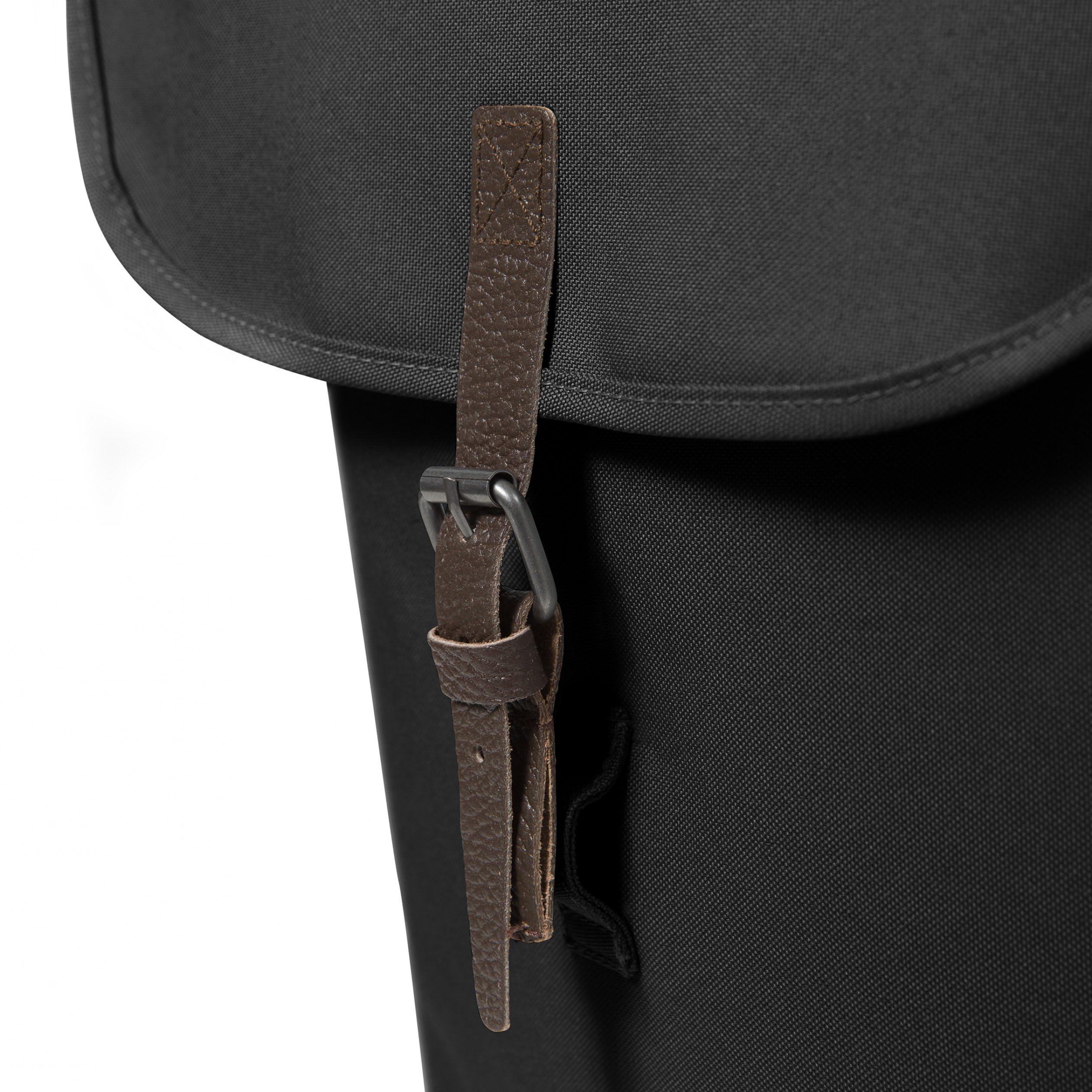 eastpak-ciera-rucksack-17-l-schwarz-14-zoll-laptop-kompatibler-daypack-mit-seilv image 6
