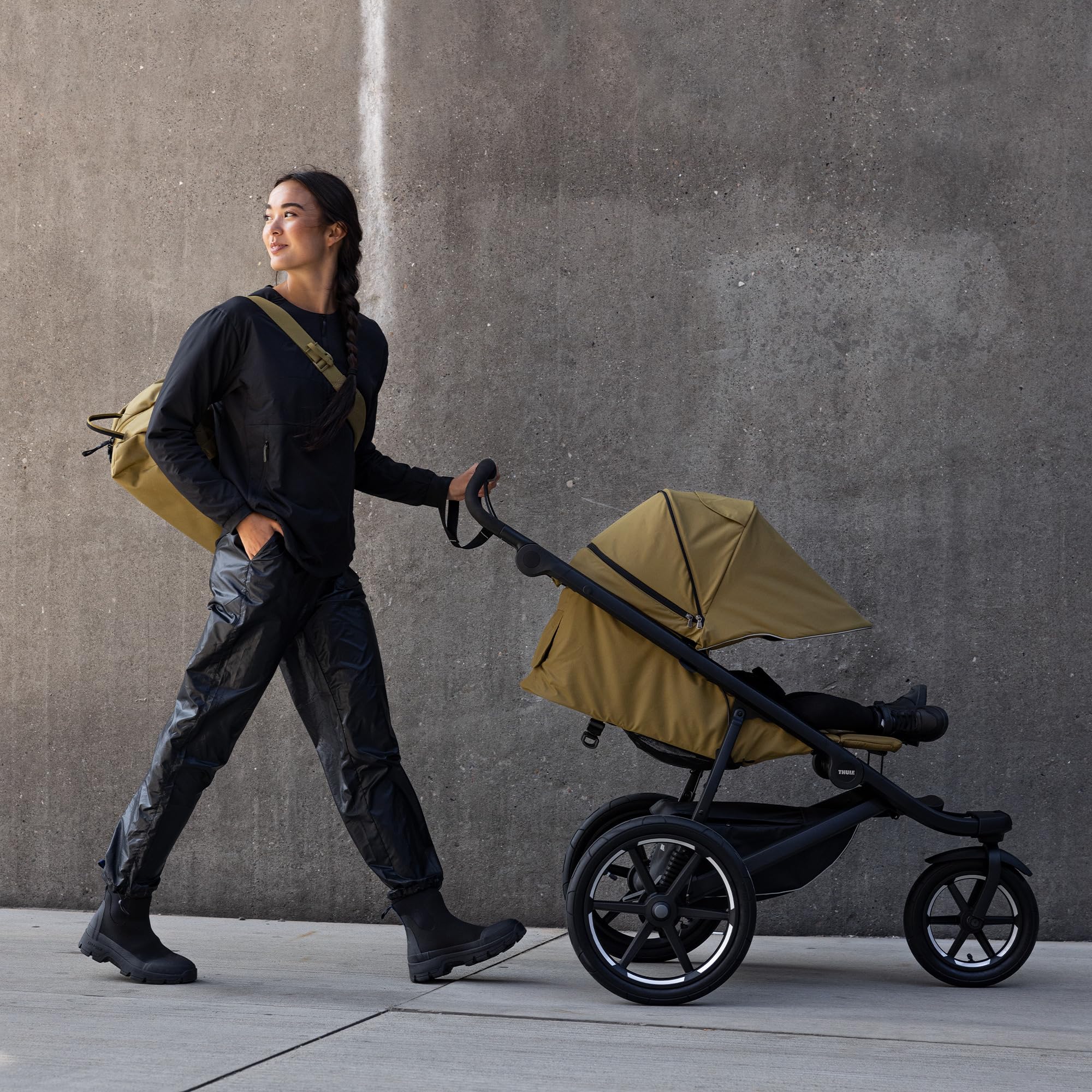 thule-urban-glide-3-terrain-buggy-nutria-green-on-black-16-luftbereifung image 7